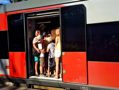 Общественный транспорт в Сочи часто перегружен