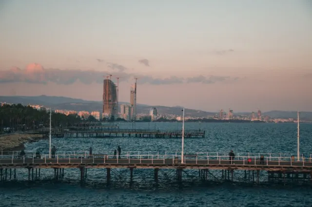 Вид на порт Лимассола, транспортный узел на Кипре